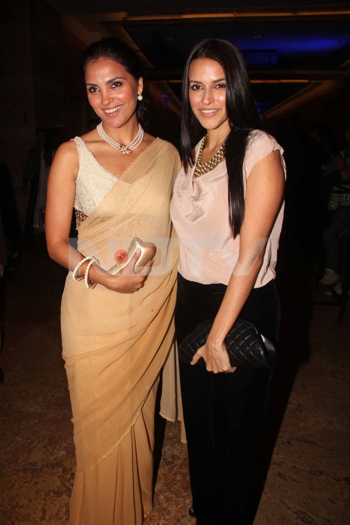 Lara, Shilpa at jewellery show