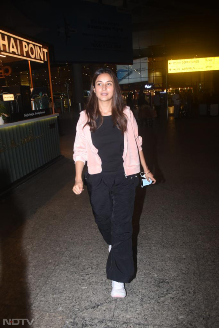 Anushka-Virat, Shehnaaz, Ranveer And Other Stars At Airport