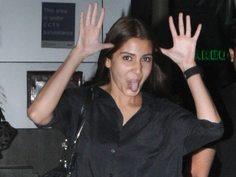 Anushka Sharma's Airport Antics