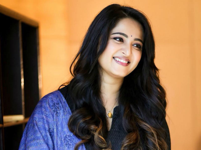 Happy Birthday, Anushka Shetty. Charming @ 36