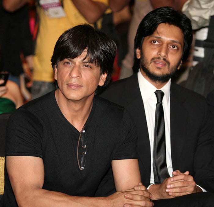Ash, Abhi , SRK at Apsara Awards