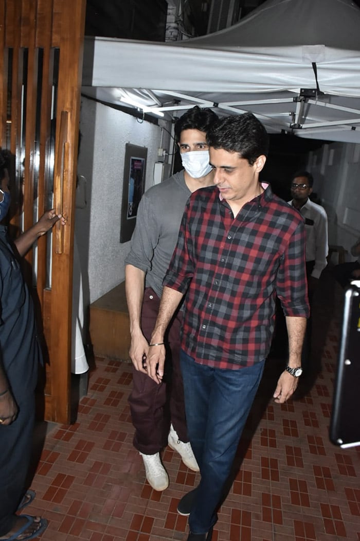 Siddharth Malhotra was snapped in Bandra.