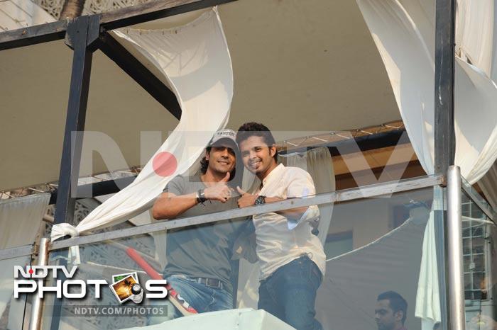 Look who we spotted shooting together at Juhu in Mumbai, Arjun Rampal and Sreesanth.