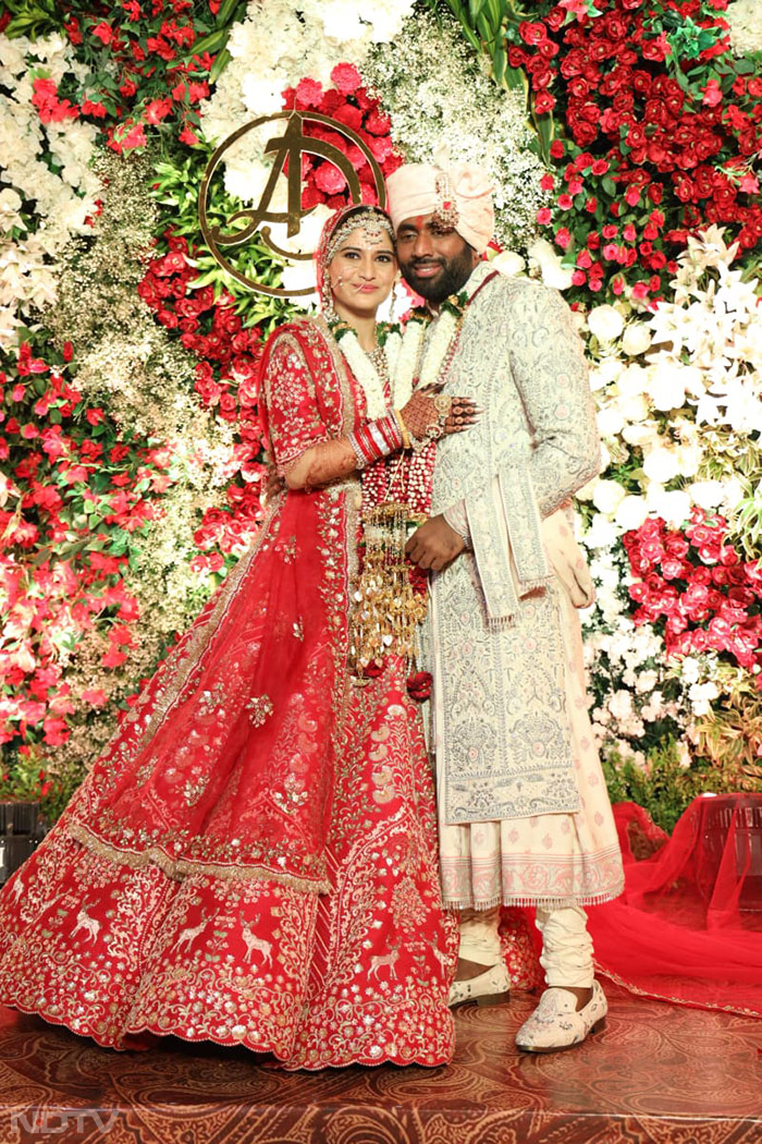 Arti Singh And Dipak Chauhan\'s Wedding Album With Fam-Jam Pics