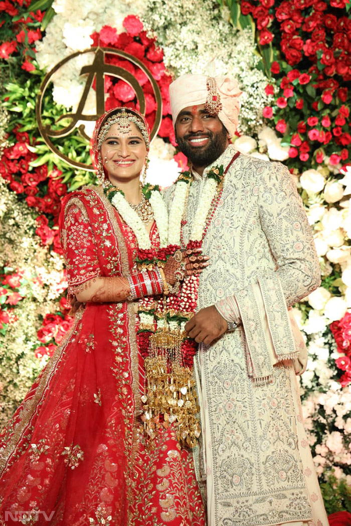 The newlyweds posed for the cameras like this. (Image courtesy: Varinder Chawla)