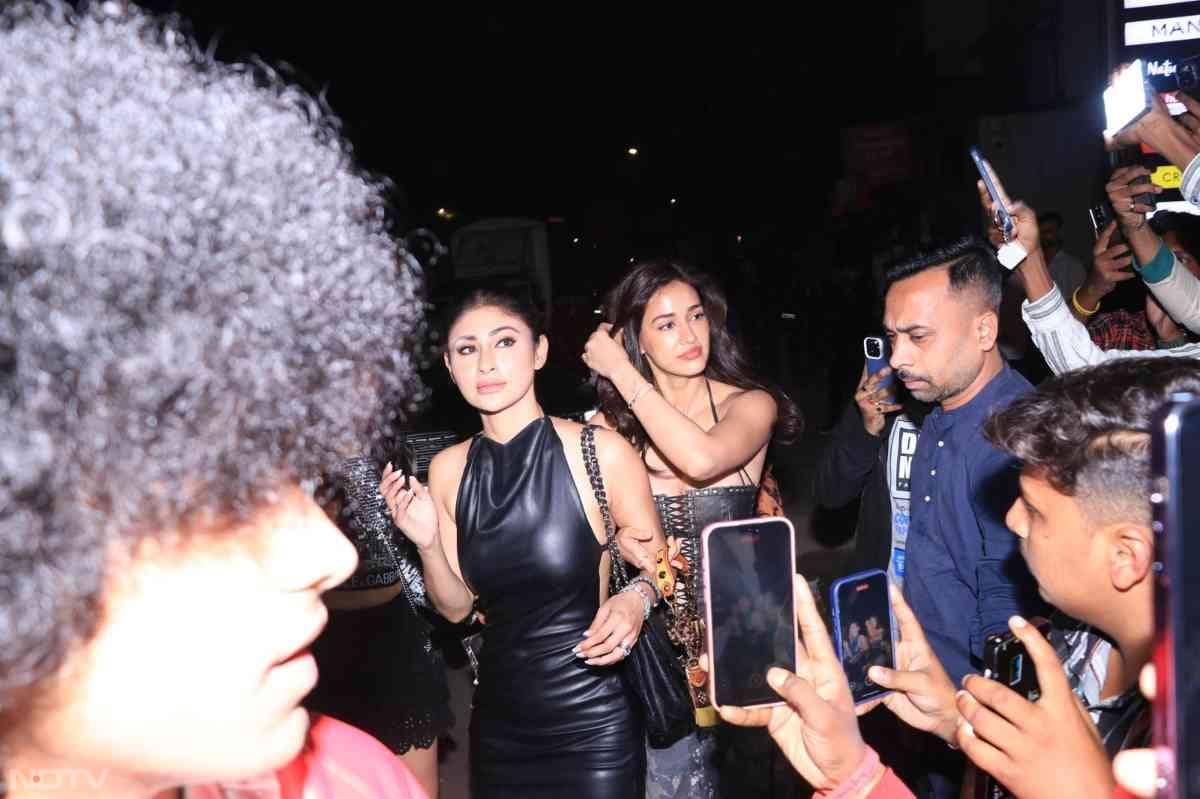 BFFs Mouni Roy and Disha Patani were party ready. (Image Courtesy: Varinder Chawla)