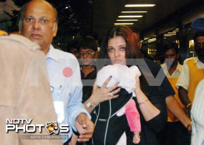 https://drop.ndtv.com/albums/ENTERTAINMENT/ash-aaradhya-mumbai/11-ash-aaradya.jpg