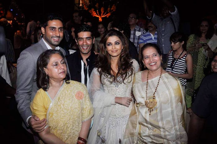 Happy Families: Team Aishwarya pose with Manish.