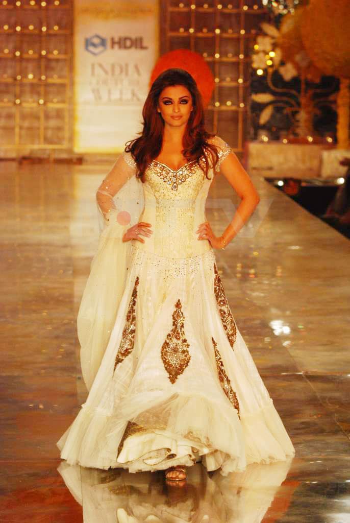 Ash has walked the ramp for a fashion week after 15 long years.