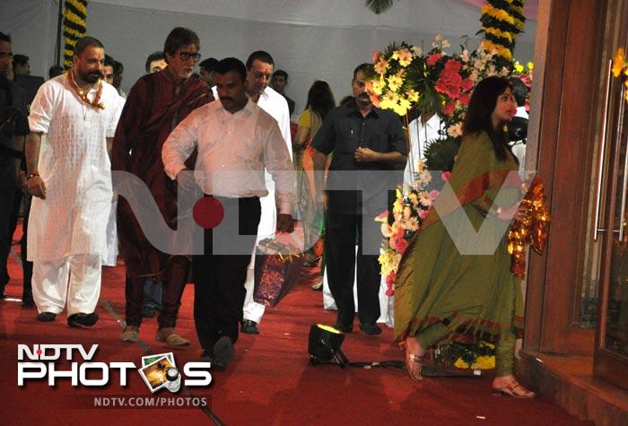 Ash and baby bump at Sanjay Dutt's Mata Ki Chowki