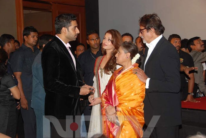 Bachchans at the music launch of <I>Robot</I>.