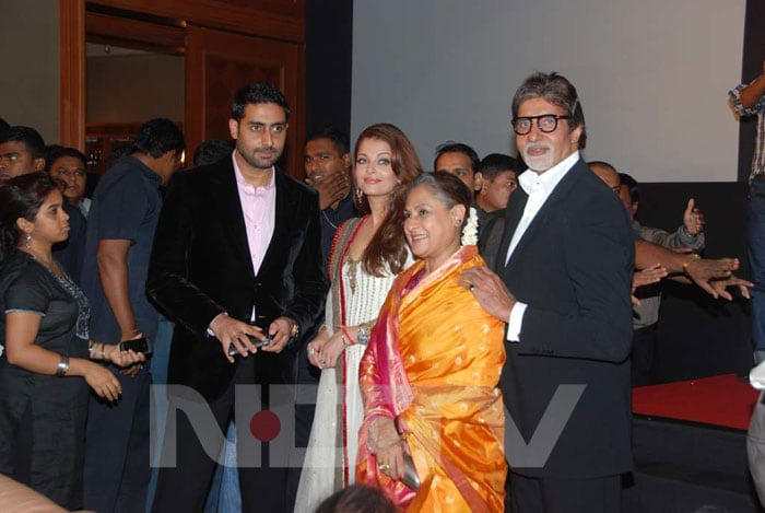 Bachchans pose for the cameras.