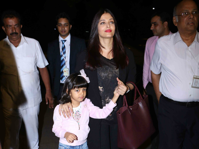 Make Way For Aishwarya And Aaradhya Make Way For Aishwarya And Aaradhya