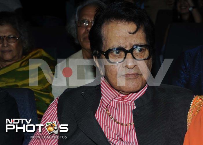 Asha Bhosle celebrates birthday with veteran actor Manoj Kumar