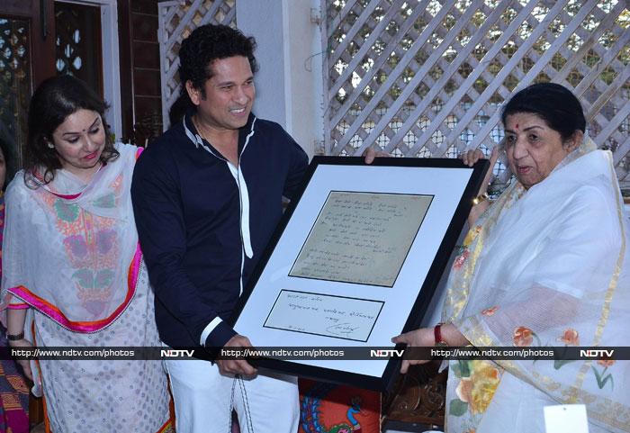 Sachin meets his favourite singer, Lata her favourite cricketer