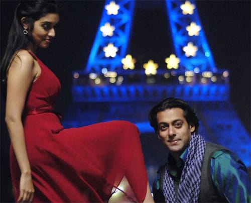 ''Same is true with Salman. He doesn't come to you and tell you how you should be approaching your character. That is why it was so cool working in <i>London Dreams</i>. I am still surprised at why people have negative things to say about Salman,'' says Asin.