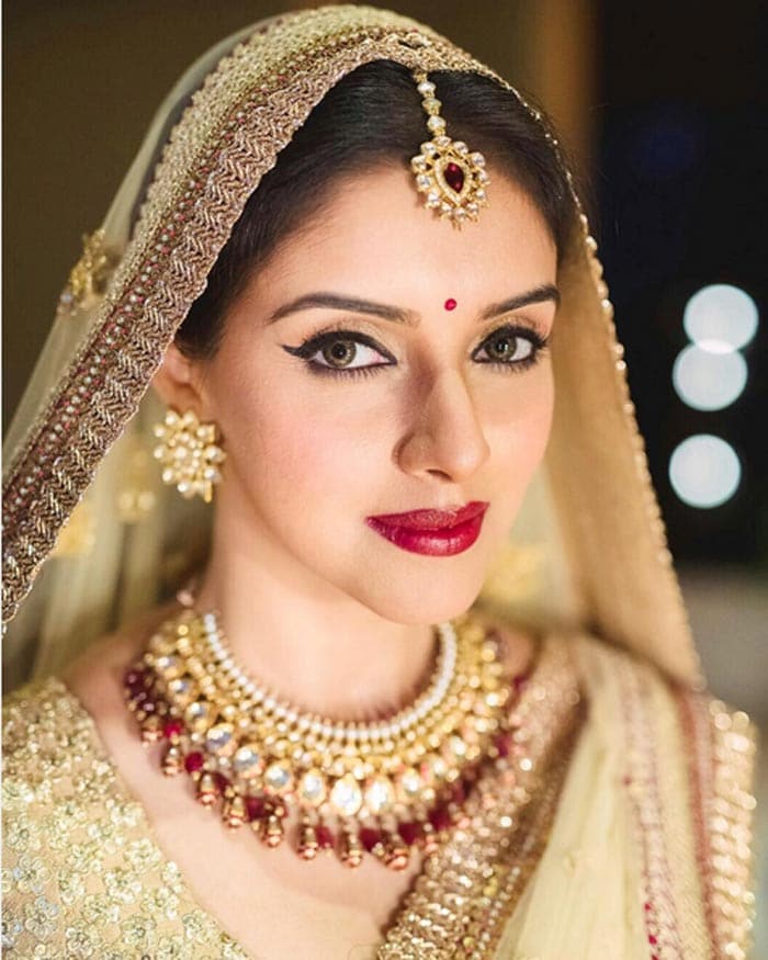 More Pics From Asin\'s Fairytale Wedding, With Love From the Bride