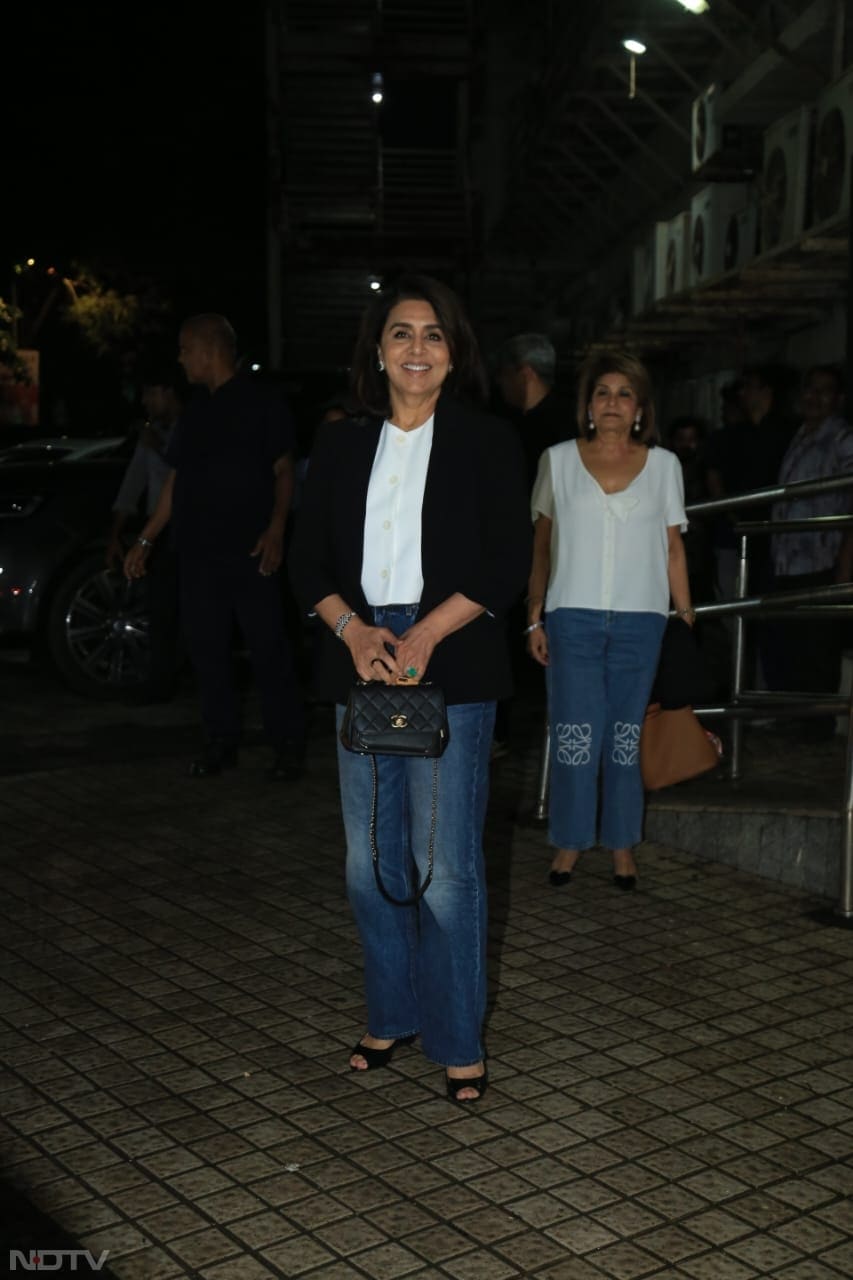 Neetu Kapoor showed up to cheer for Alia. (Image Courtesy: Varinder Chawla)