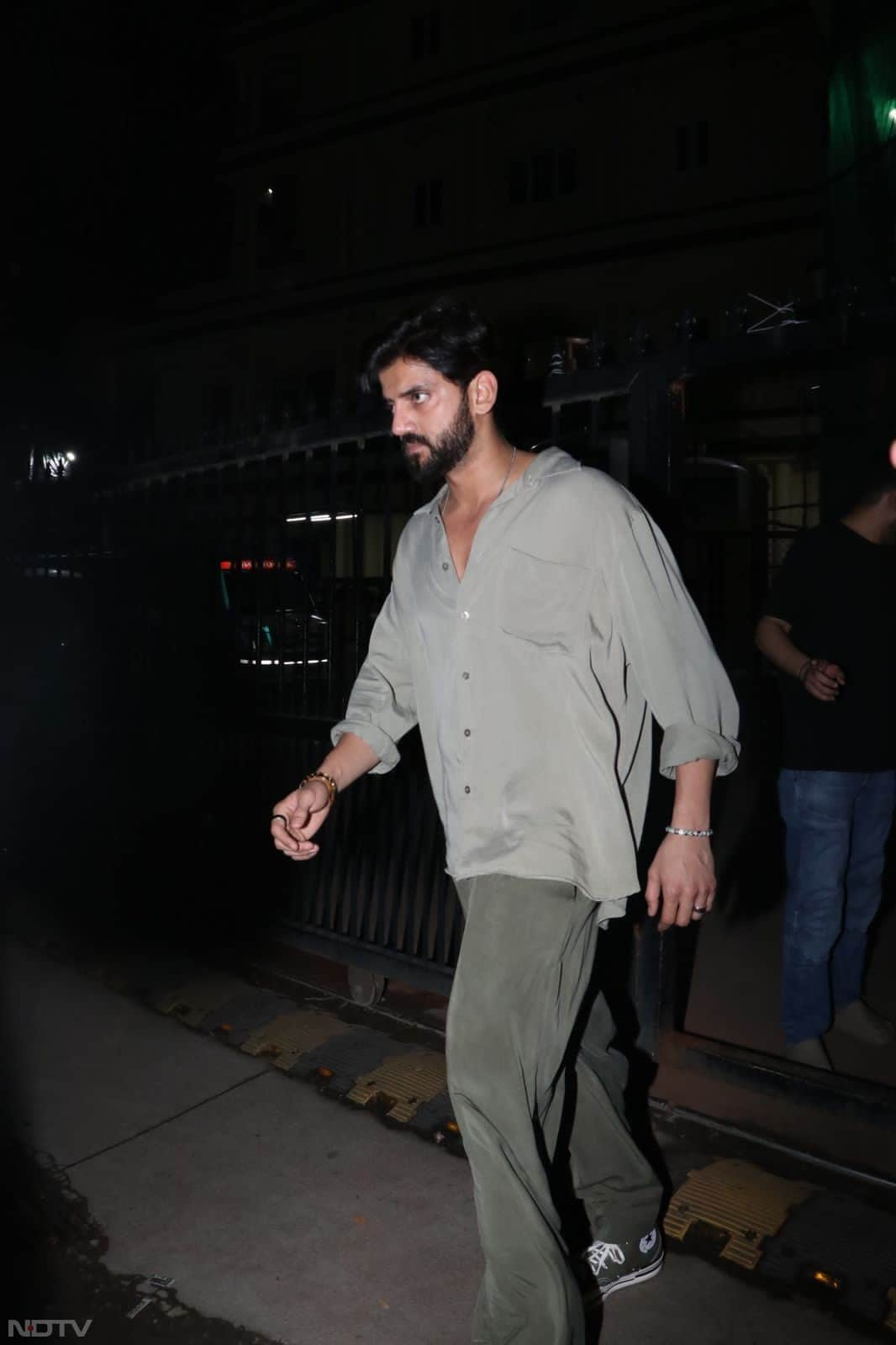 Zaheer Iqbal arrived to convey his condolence. (Image Courtesy: Varinder Chawla)