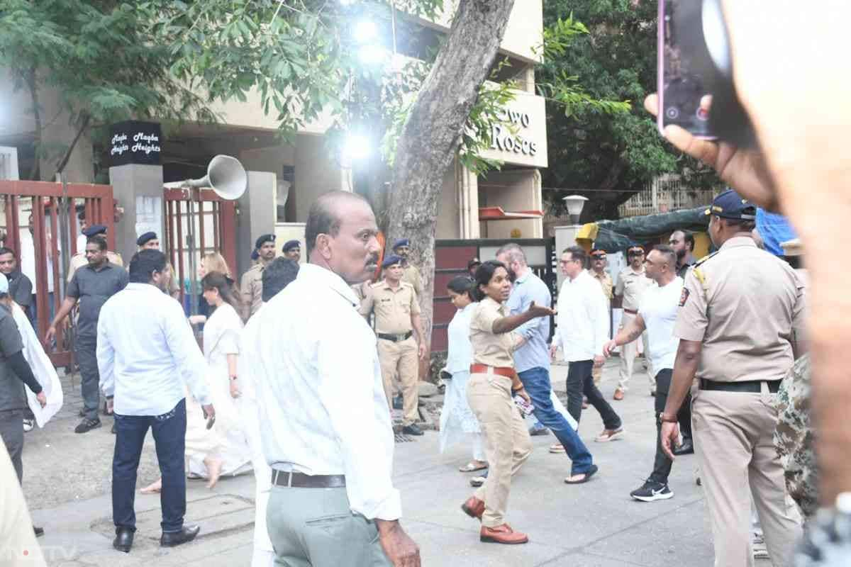 Salman Khan's sister Arpita Khan and brother-in-law Atul Agnihotri were also spotted. (Image Courtesy: Varinder Chawla)