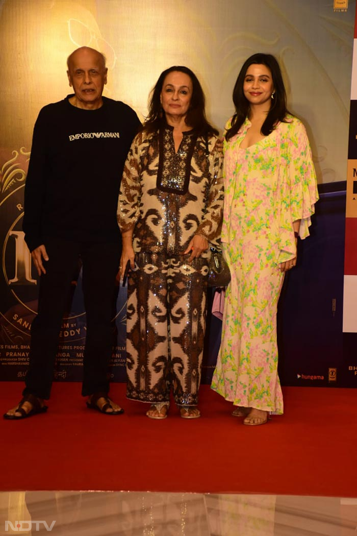 Mahesh Bhatt, Soni Razdan and Shaheen Bhatt cheered for Ranbir. Alia skipped the phot-op but watched the film. (Image courtesy: Varinder Chawla)