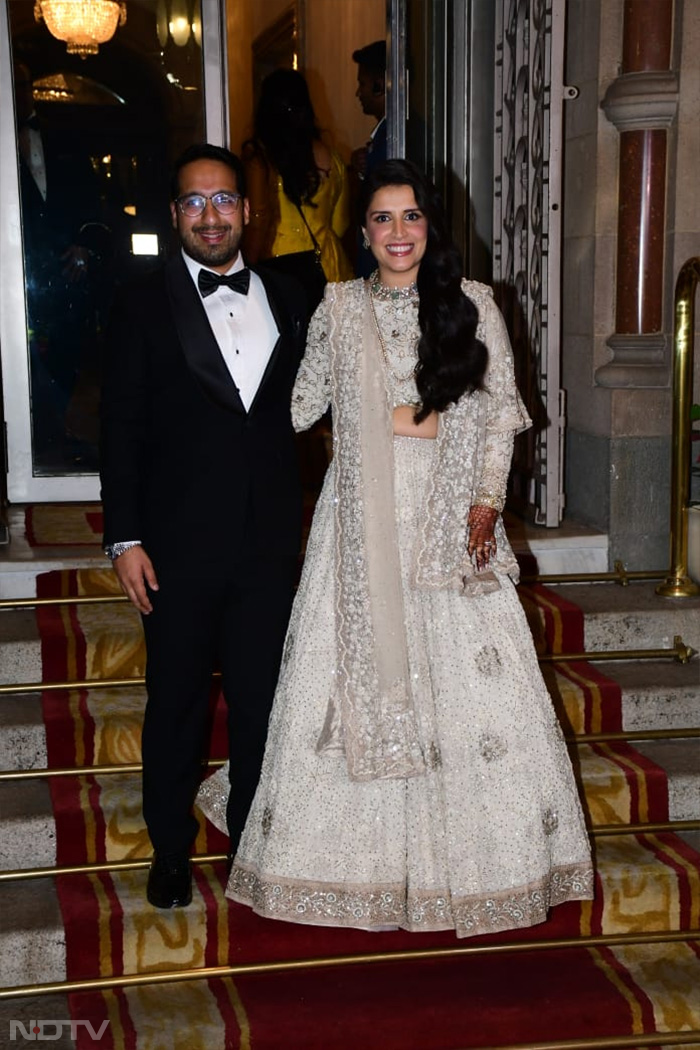 At Raveena Taurani"s Wedding Reception: Ayushmann, Sonakshi, Huma, The Shettys And Others