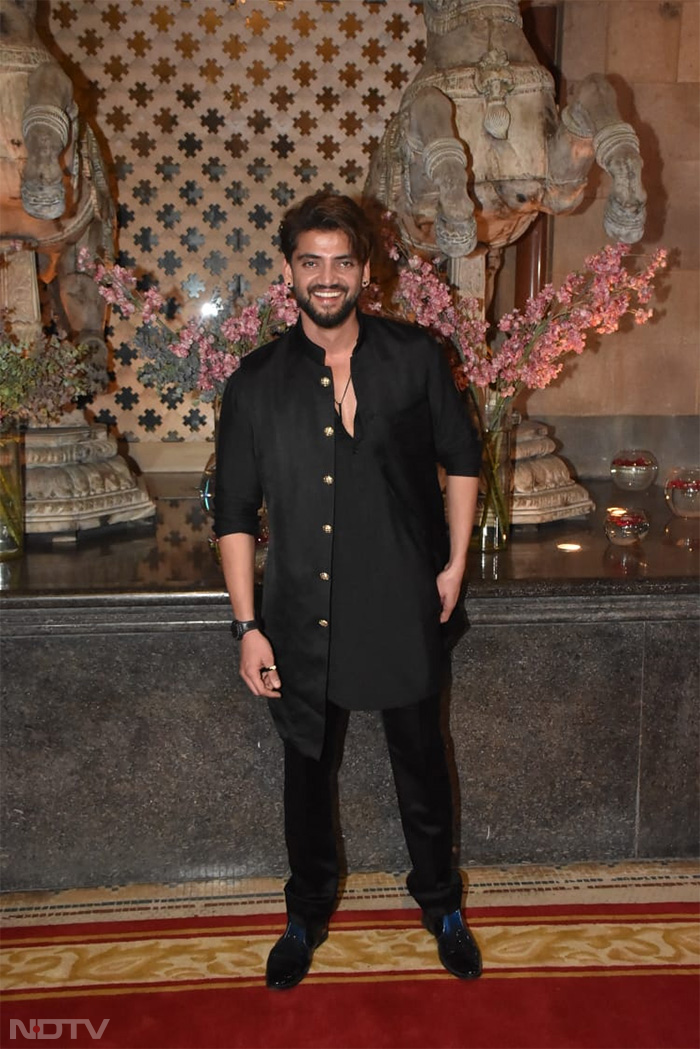 At Raveena Taurani"s Wedding Reception: Ayushmann, Sonakshi, Huma, The Shettys And Others