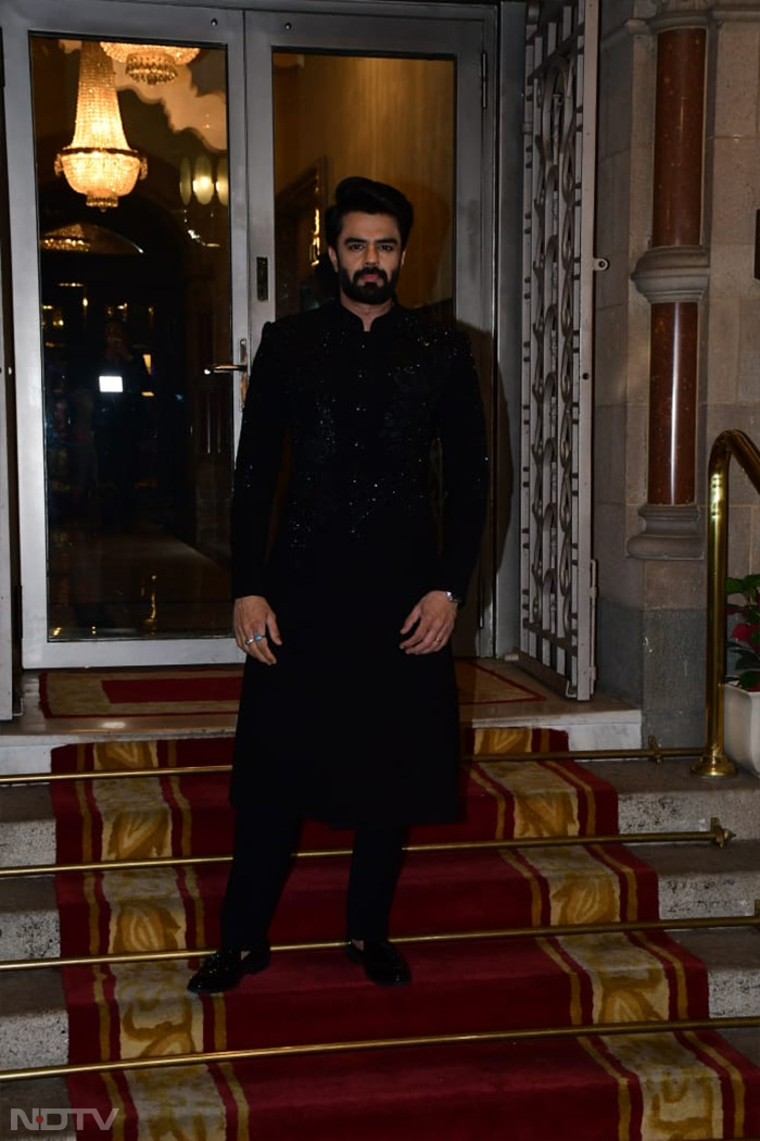 At Raveena Taurani"s Wedding Reception: Ayushmann, Sonakshi, Huma, The Shettys And Others