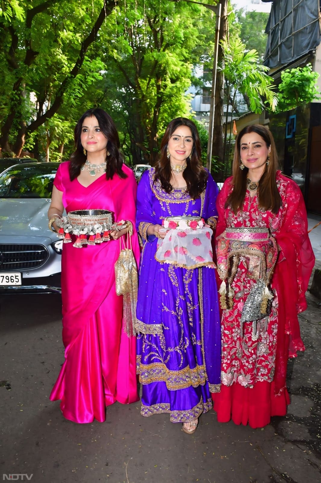 Maheep Kapoor, Bhavana Pandey and Neelam Kothari were all smiles for the paparazzi. (Image Courtesy: Varinder Chawla)