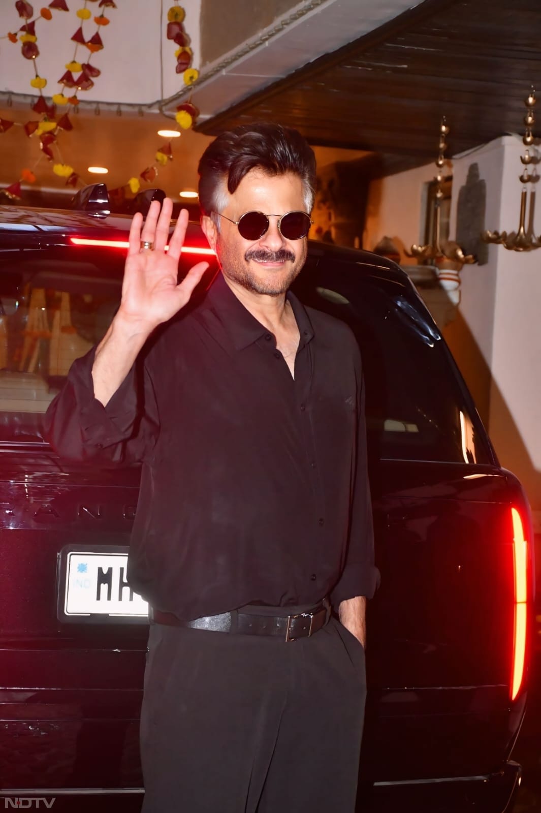 Anil Kapoor smiled and waved at the shutterbugs. (Image Courtesy: Varinder Chawla)