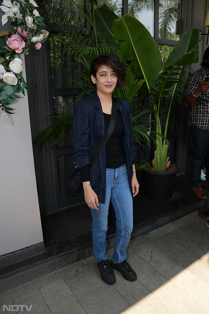 Akshara Haasan looked pretty in a black ensemble. (Image Courtesy: Varinder Chawla)