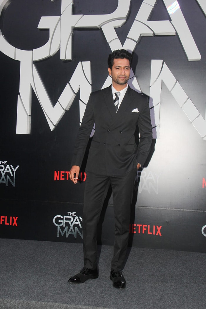 Vicky Kaushal wore a black suit at the event.