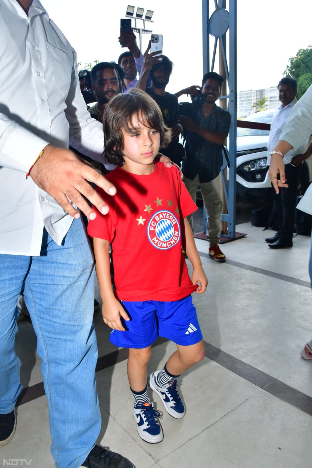 Kareena Kapoor's son Taimur Ali Khan was pictured at the venue. (Image courtesy: Varinder Chawla)