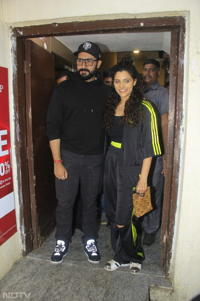 <i>Ghoomer</i> stars Abhishek Bachchan and Saiyami Kher were pictured at a theatre in Mumbai. (Image courtesy: Varinder Chawla)