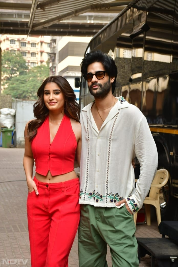 Aaman Devgan and Rasha Thadani kicked off the promotions for their upcoming movie <i>Azaad</i> (Image Courtesy: Varinder Chawla)