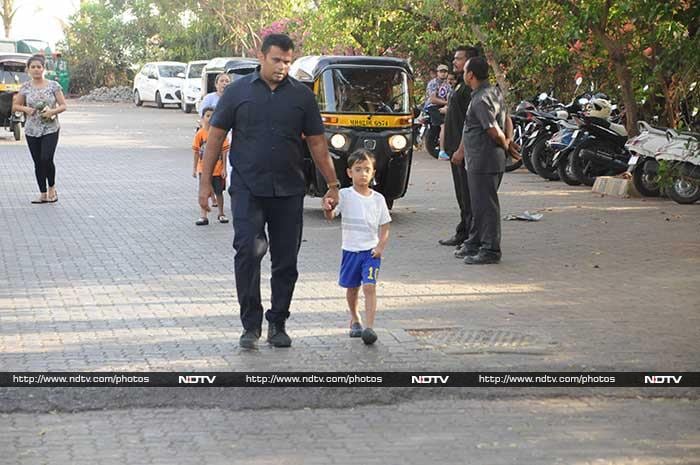 Aamir Khan\'s Son Azad Is Expert At Being Adorable