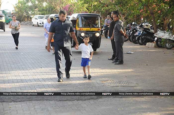 Aamir Khan\'s Son Azad Is Expert At Being Adorable