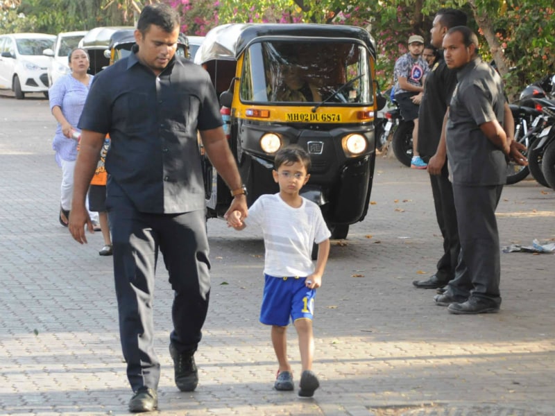 Photo : Aamir Khan's Son Azad Is Expert At Being Adorable