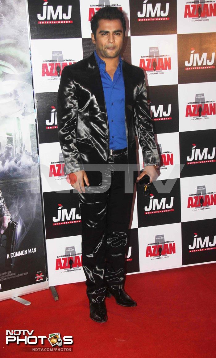 Stars at <i>Azaan</i> premiere