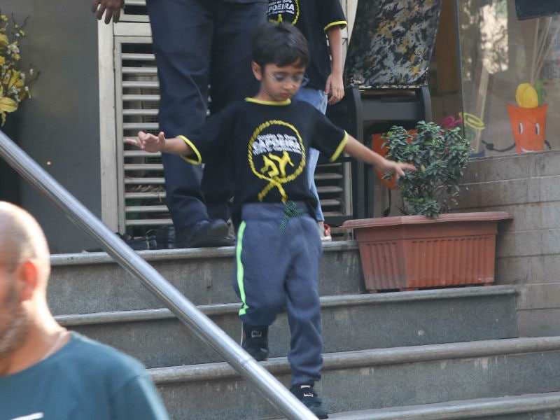 Photo : 6 साल की उम्र में जानें किसकी ट्रेनिंग ले रहे आमिर खान के बेटे...