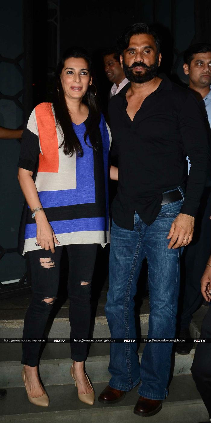 Shraddha-Tiger\'s Superhit Party For Baaghi Stars Salman, Jacqueline