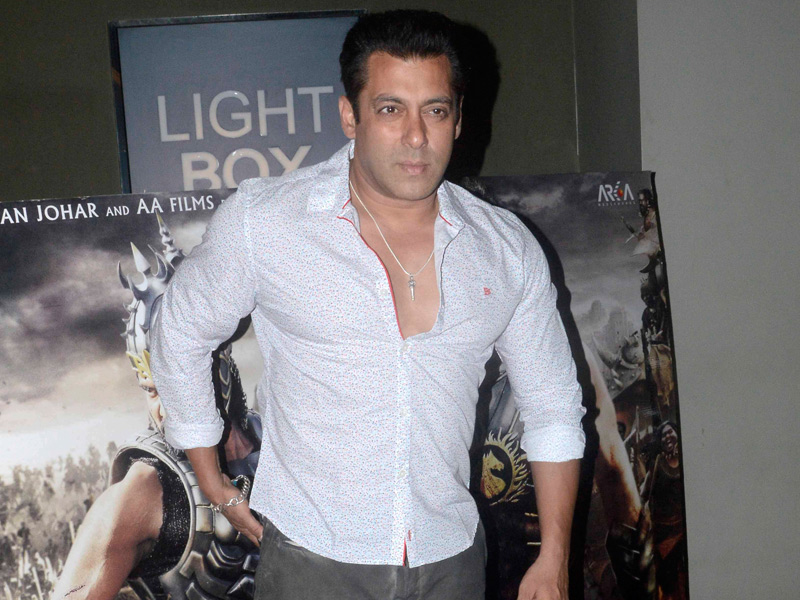 Salman's Sunday Date With <i>Baahubali</i>