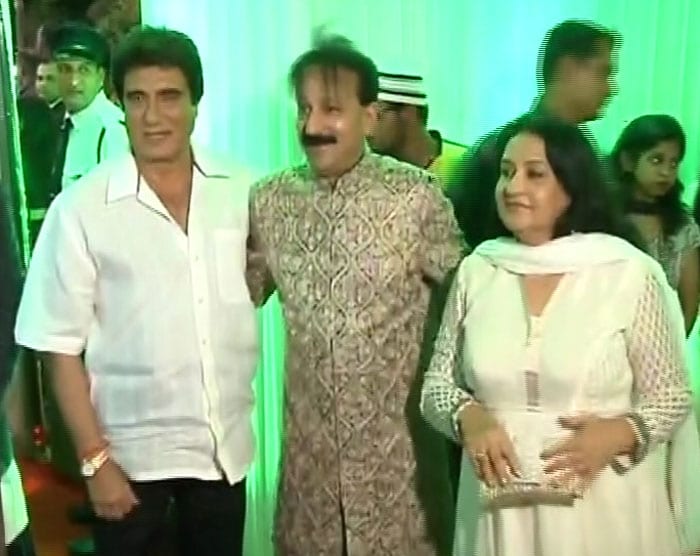 Inside Baba Siddique\'s Iftaar Party: Salman, Jacqueline and Arpita-Aayush