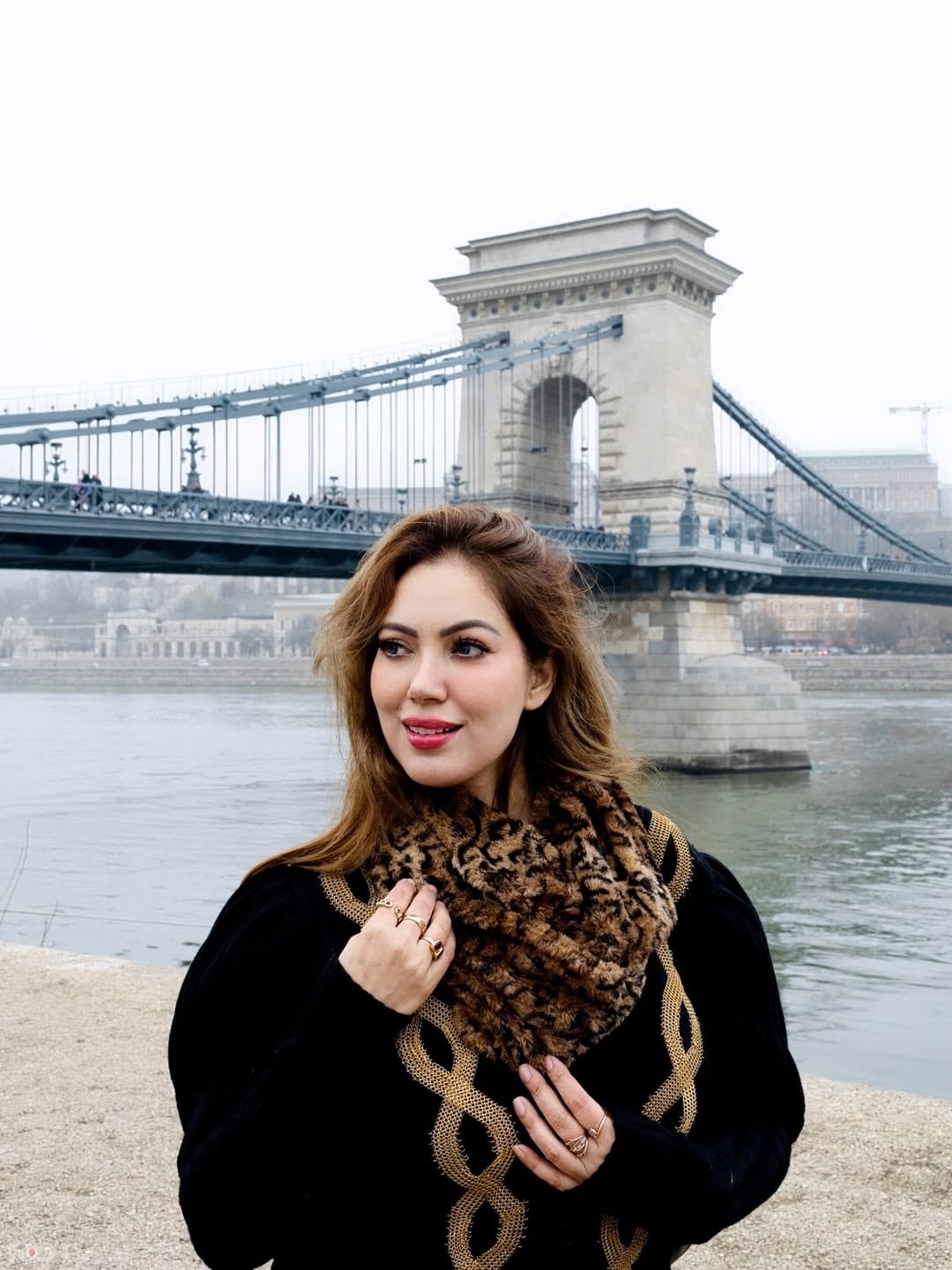 वहीं से उन्&zwj;होंने ये खूबसूरत फोटोज कैप्&zwj;चर कीं. mmoonstar/Instagram