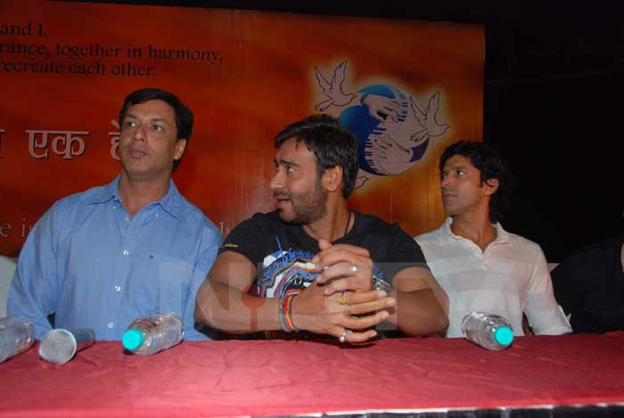 Madhur Bhandarkar, Ajay Devgn and Farhan Akhtar at the event.