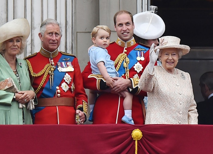 Prince George\'s Kodak Moment With His Royal Family