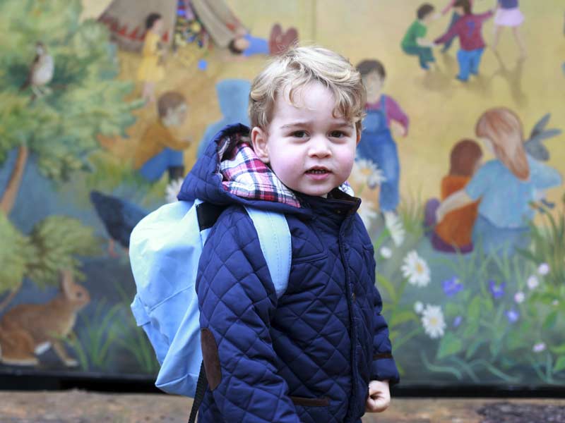 Photo : Prince George is a Dashing Little Gent on First Day at School