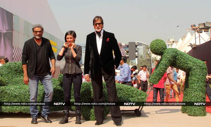 Bachchans, Akshara Glam-Up Shamitabh Screening