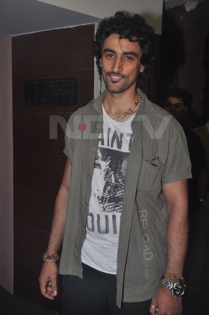 Kunal Kapoor: Greek God. Honestly, wouldn't you marry him right away?