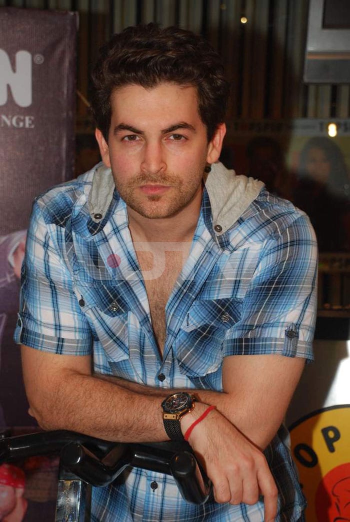 Neil Nitin Mukesh: One reason a red-blooded woman will say NO to Neil Nitin? He's prettier than her!